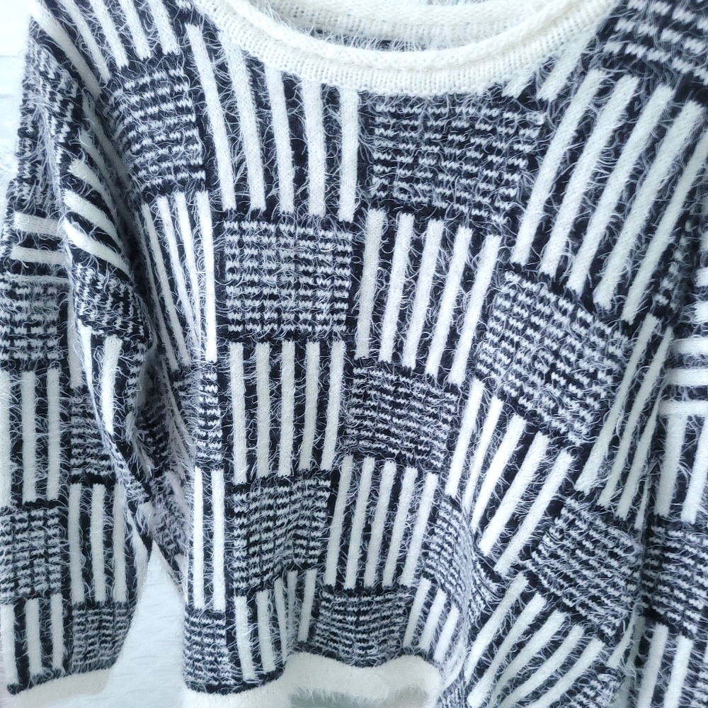 F21 Cozy warm sweater - Picture 7 of 8